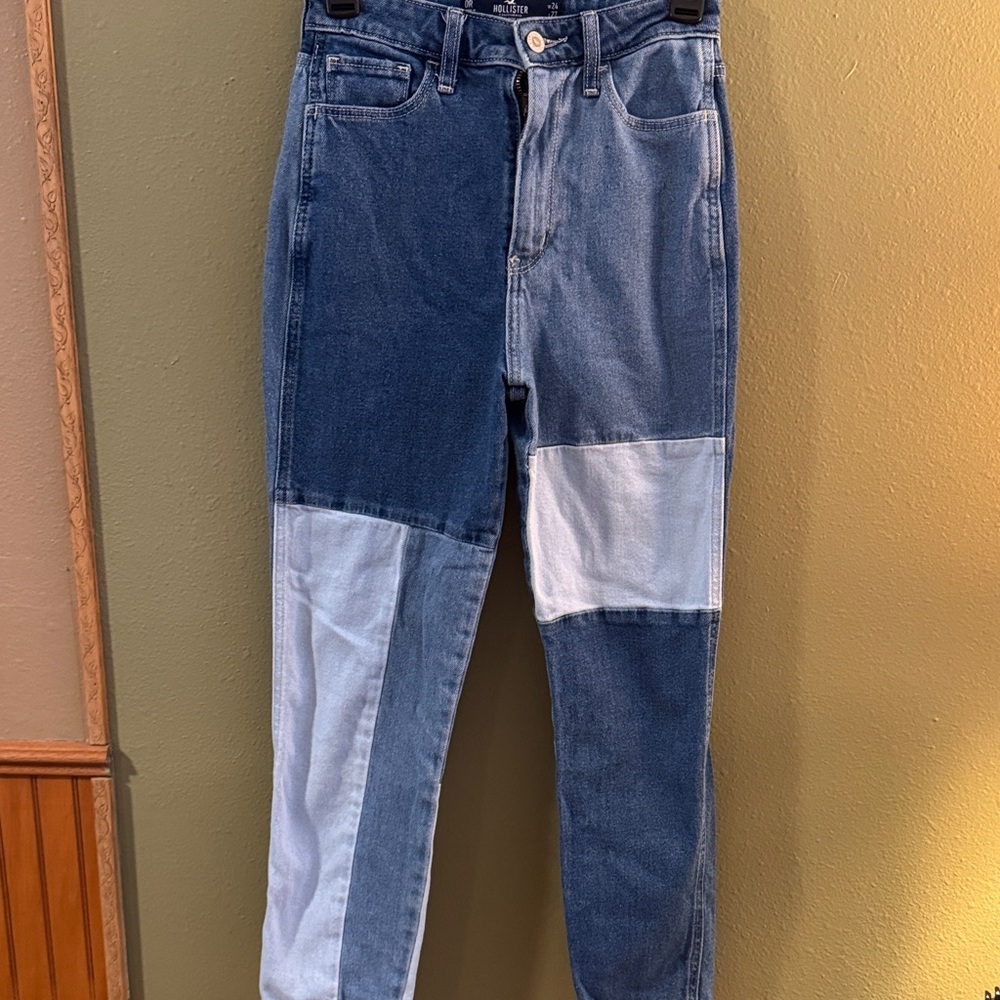 Hollister Ultra High Rise Mom Jean